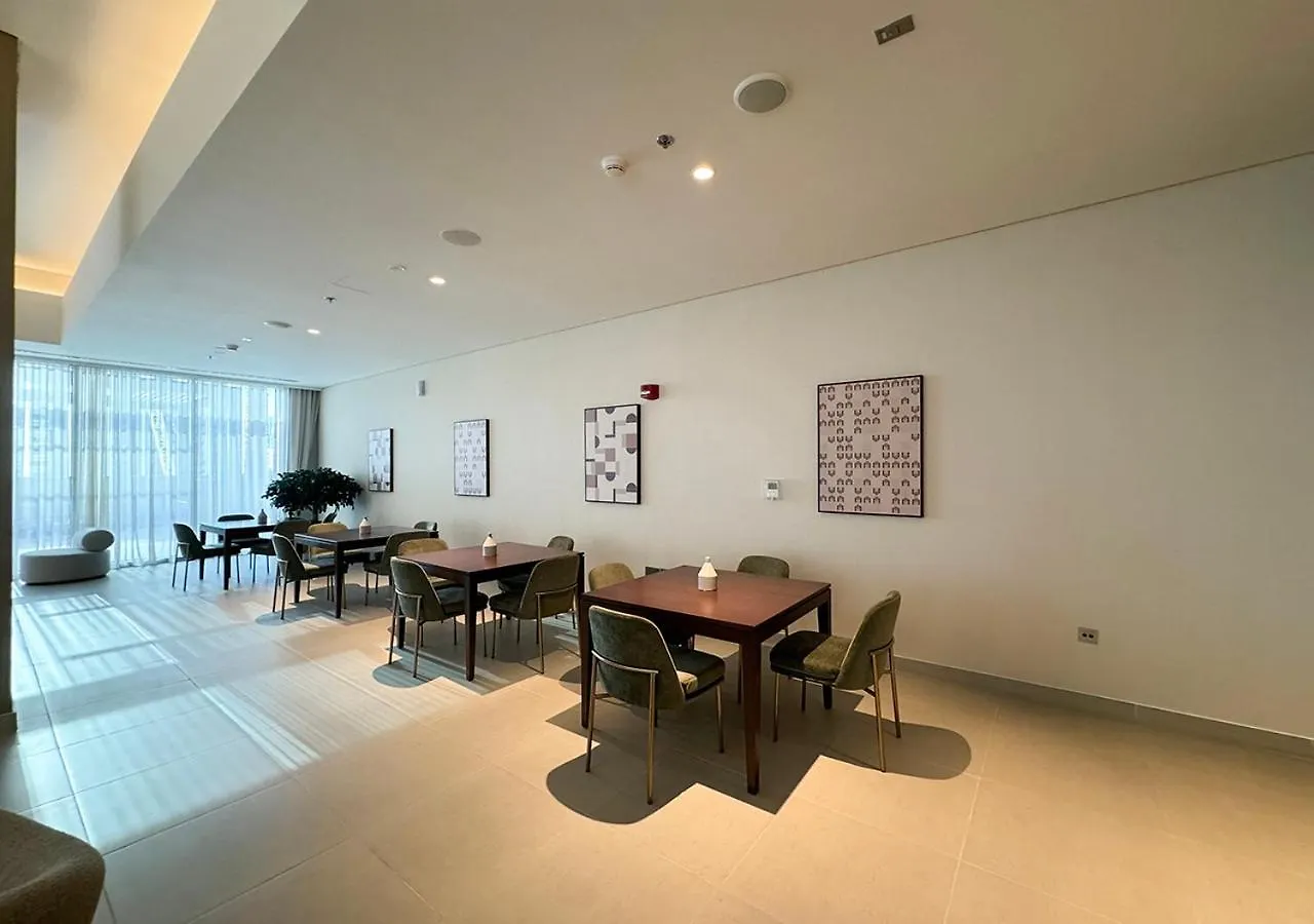 Kinfolk Homes - 5-Star Family Stay, 8 Minutes Walk To Dubai Mall & Burj Khalifa 0*,