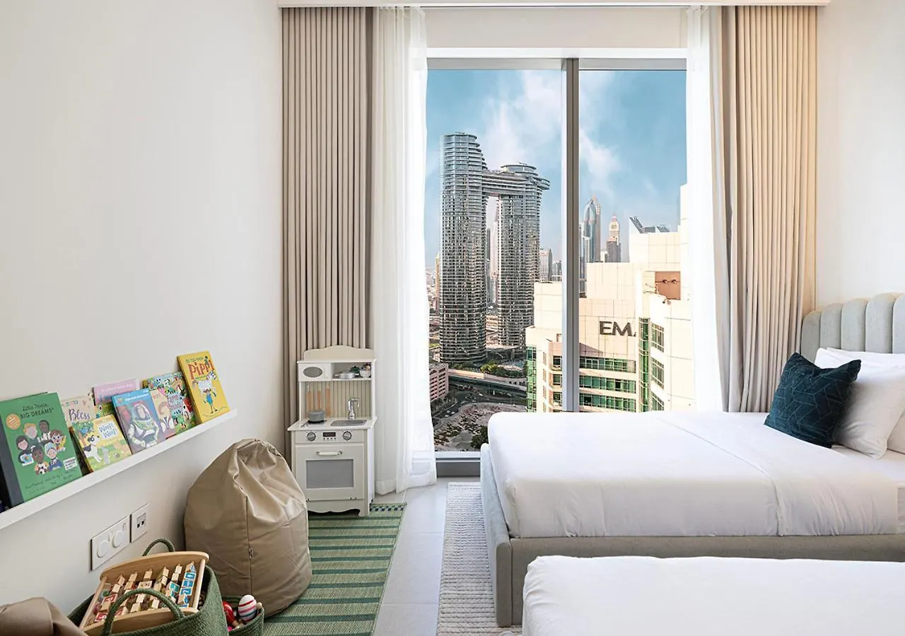 Kinfolk Homes - 5-Star Family Stay, 8 Minutes Walk To Dubai Mall & Burj Khalifa Apartment