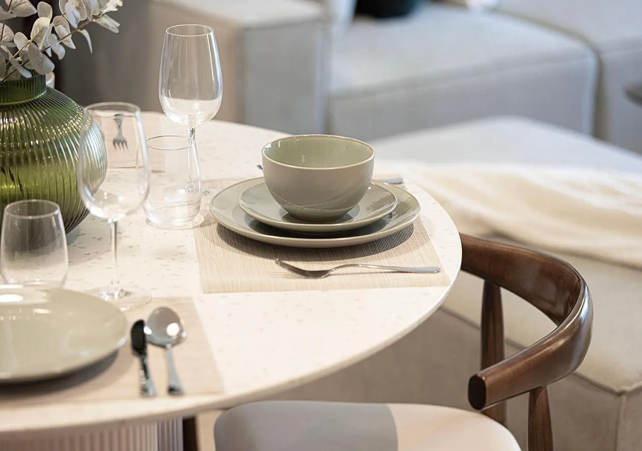 Kinfolk Homes - 5-Star Family Stay, 8 Minutes Walk To Dubai Mall & Burj Khalifa