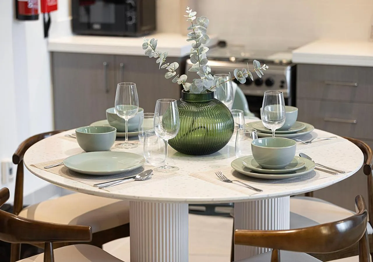 Kinfolk Homes - 5-Star Family Stay, 8 Minutes Walk To Dubai Mall & Burj Khalifa