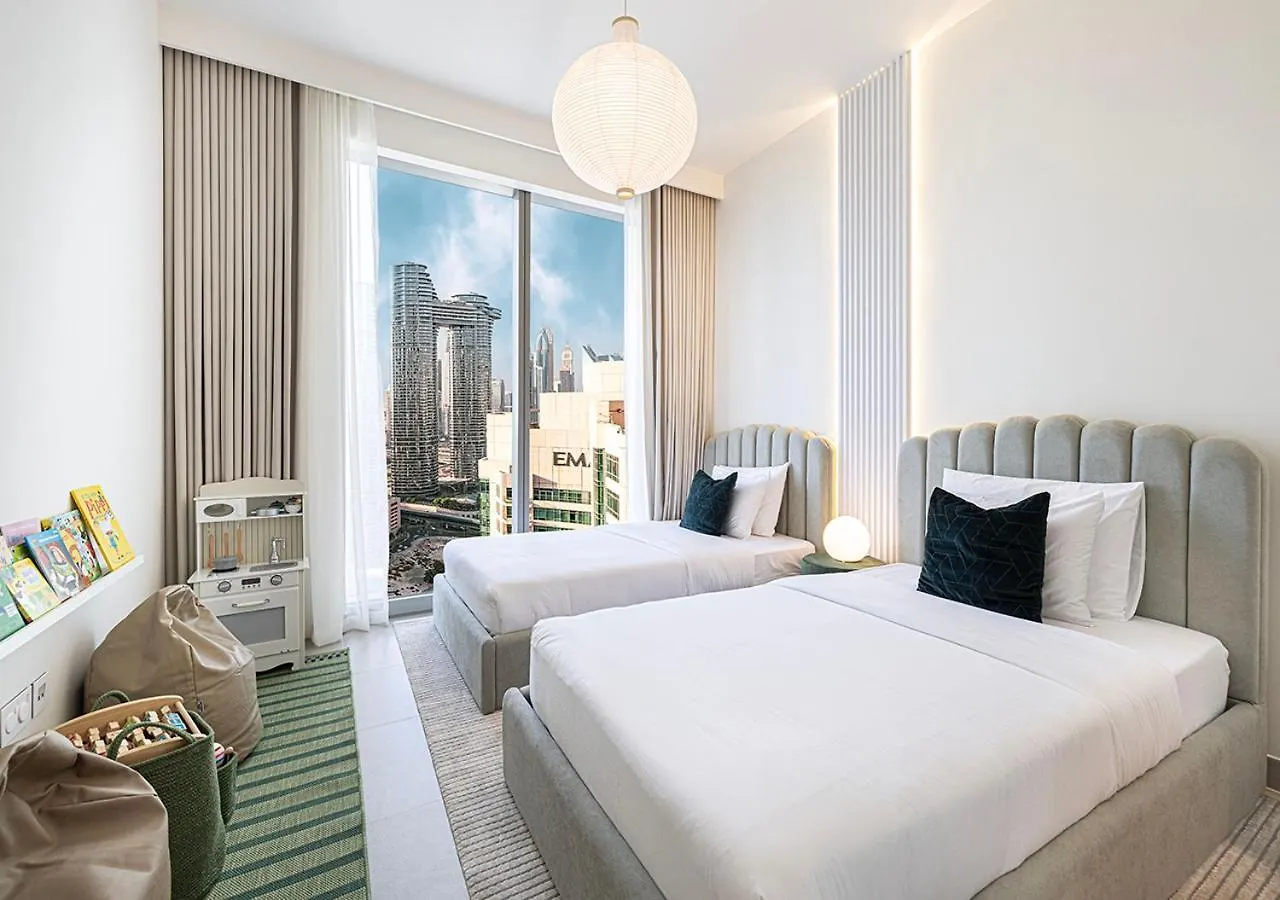 Kinfolk Homes - 5-Star Family Stay, 8 Minutes Walk To Dubai Mall & Burj Khalifa Apartment