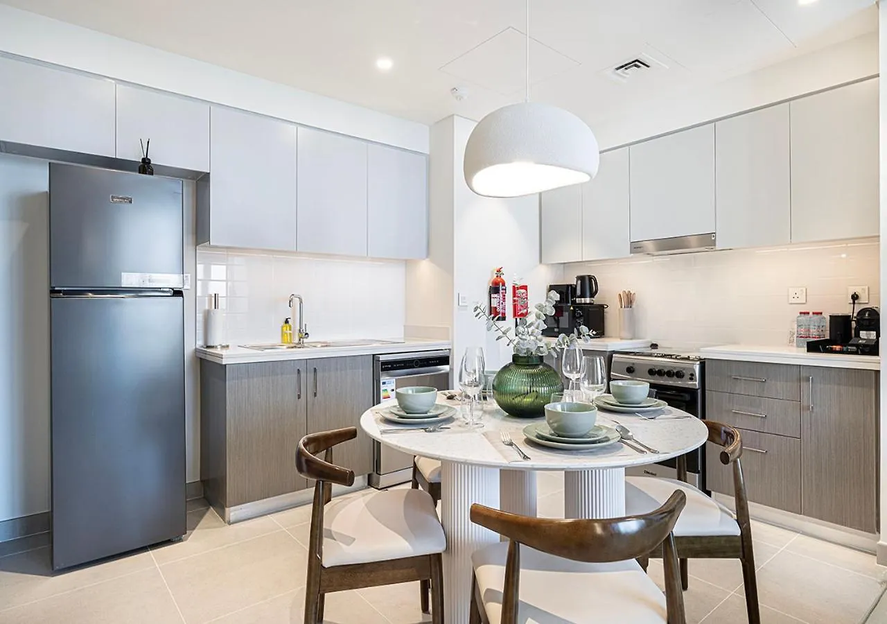 Kinfolk Homes - 5-Star Family Stay, 8 Minutes Walk To Dubai Mall & Burj Khalifa Apartment