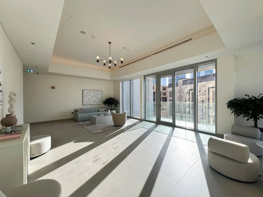Kinfolk Homes - 5-Star Family Stay, 8 Minutes Walk To Dubai Mall & Burj Khalifa